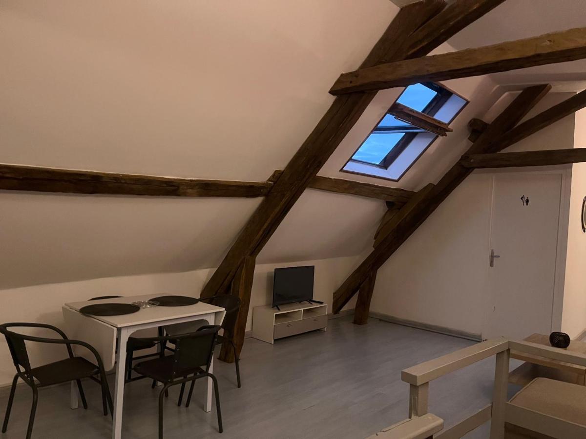 Chablis: Grand Studio En Plein Centre Ville Esterno foto